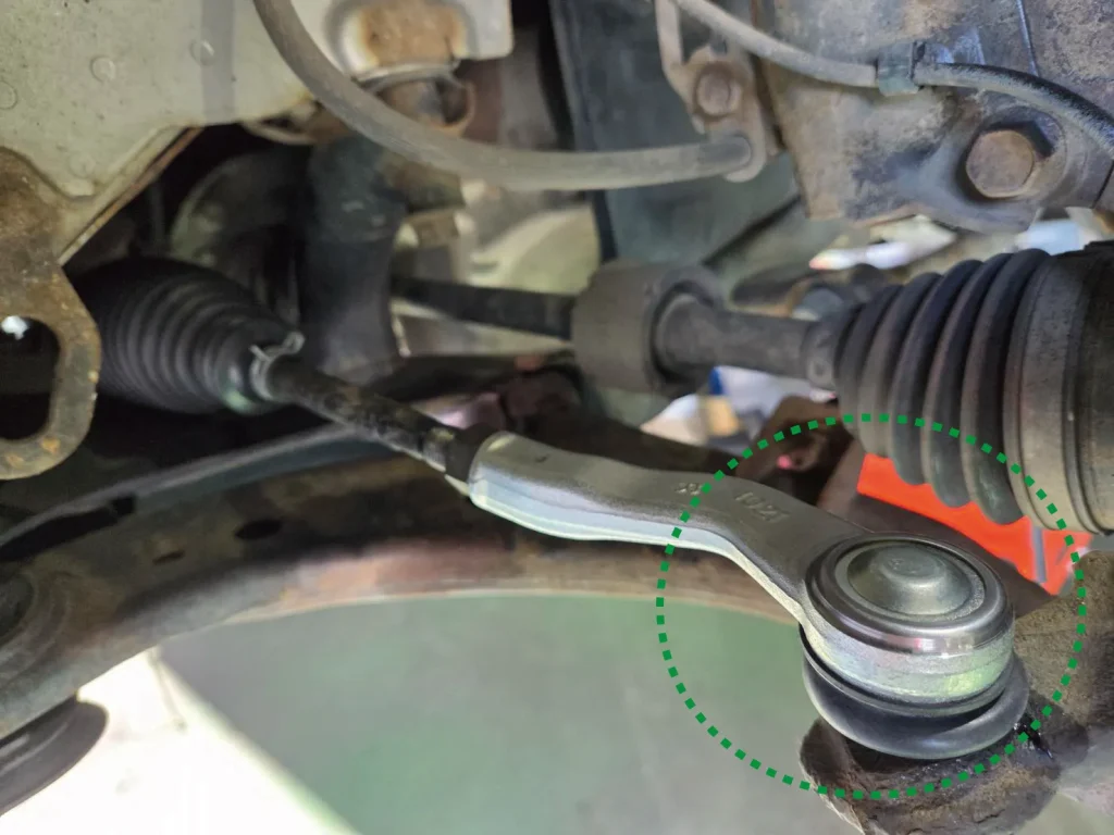 トヨタBbの前輪タイロッドエンド(交換後)