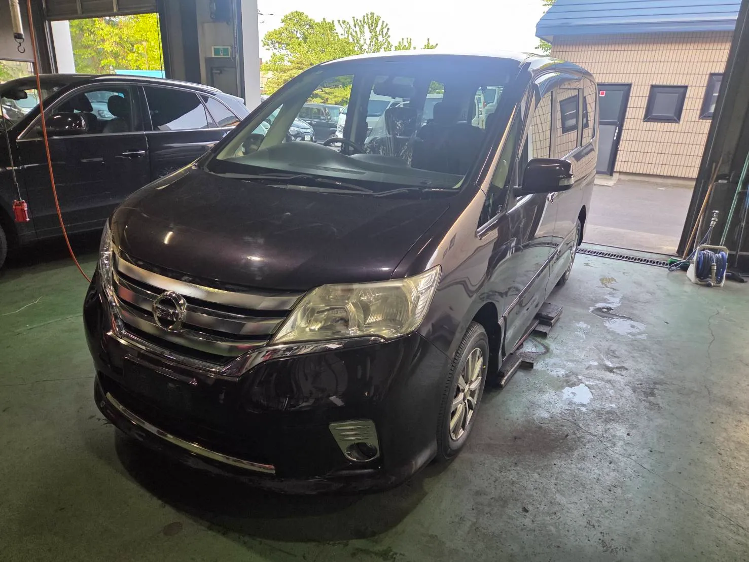 オルタネーター交換で入庫した日産セレナ